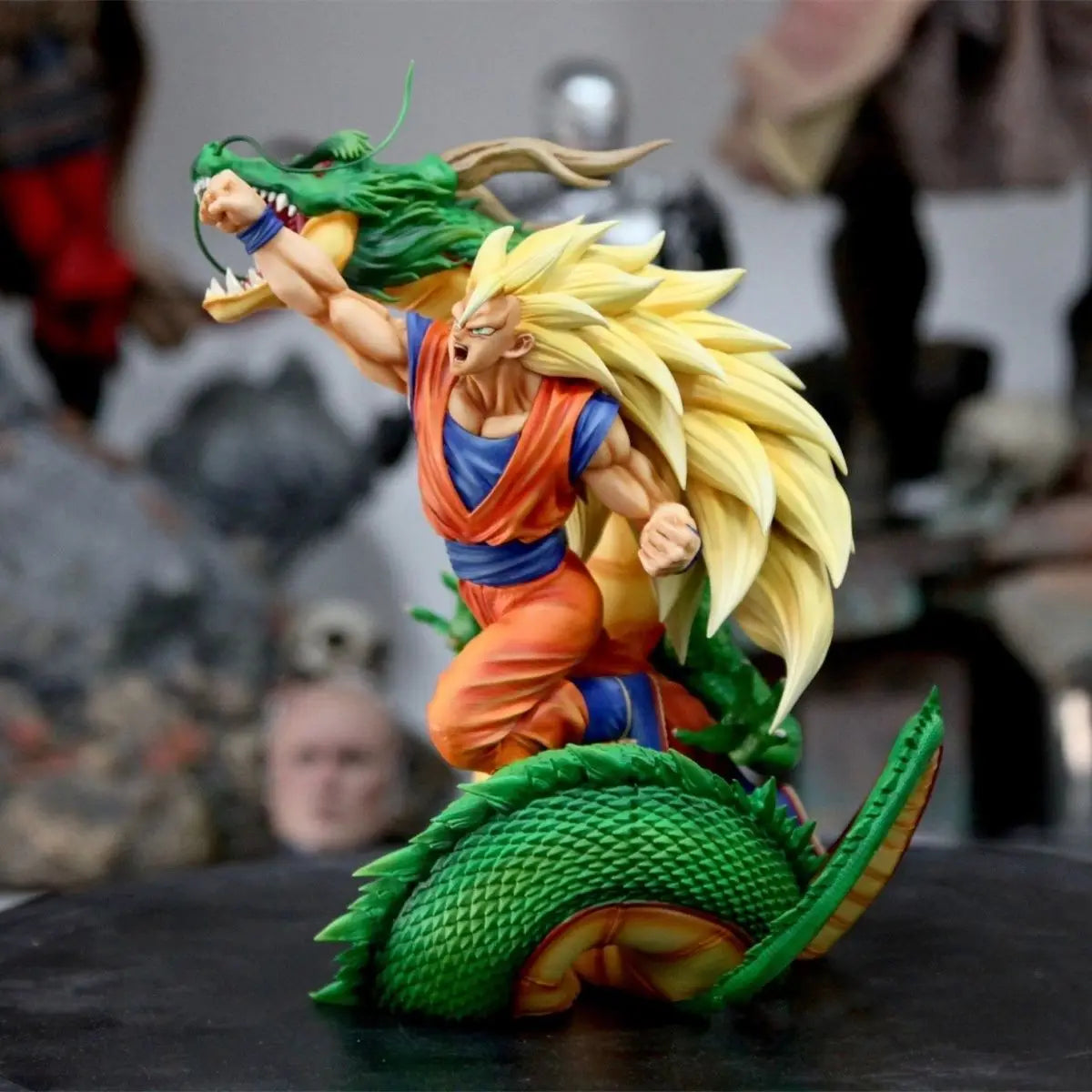 Estátua Dragon Ball - Goku Super Saiyan 3 Wrath of the Dragon Shenlong Verde