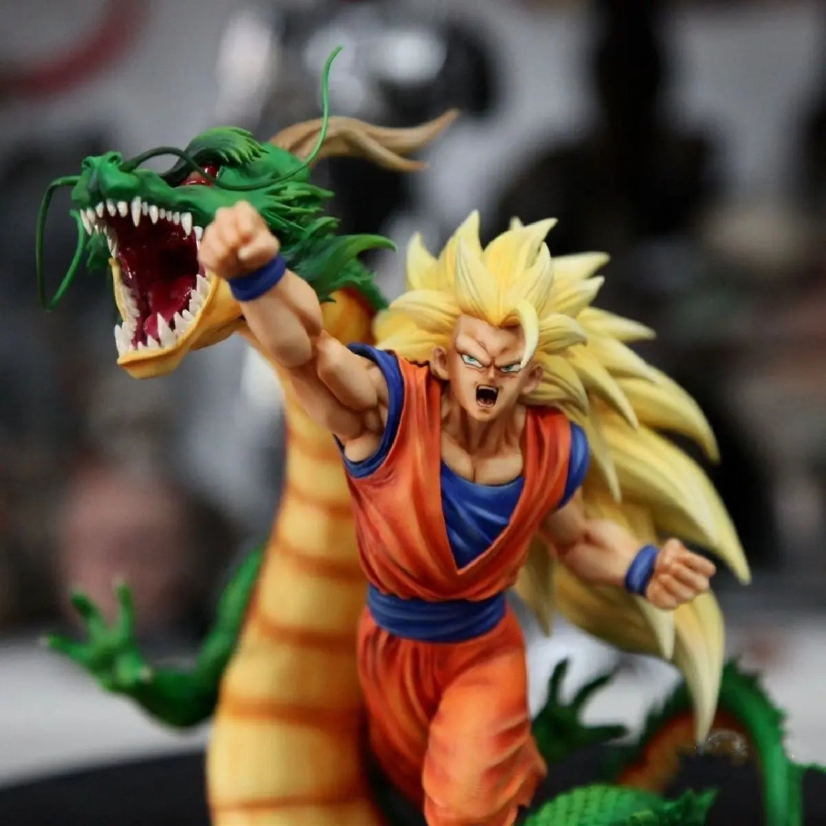 Estátua Dragon Ball - Goku Super Saiyan 3 Wrath of the Dragon Shenlong Verde
