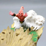 Estátua Dragon Ball - Diorama Goku Super Saiyajin e Kid Boo 22cm (Com LED)